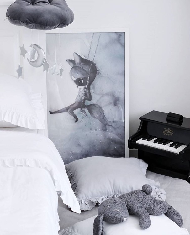 Grå Pute Glamour Simple med volang grey, Cotton & Sweets - Bilde 2