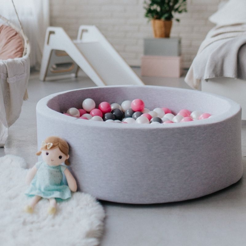 Lysegrå ballhav BASIC, 90x30 med baller (pudderrosa, hvit, pearl, grå) - Bilde 2