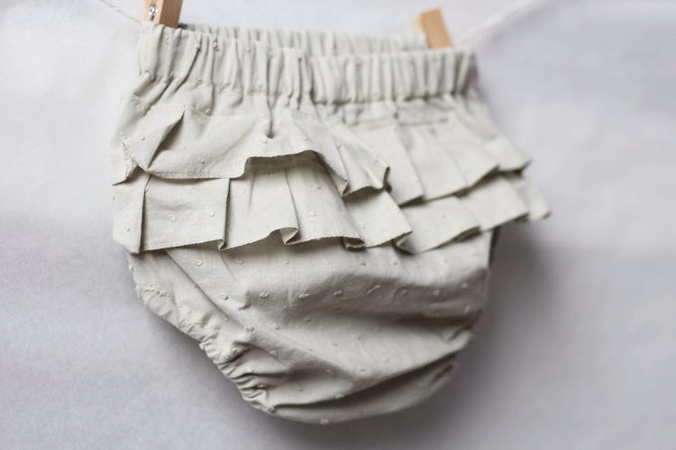 Beige bloomers med volang - Bilde 3