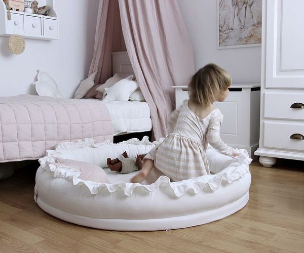 Cotton & Sweets hvit junior nest i 100% lin