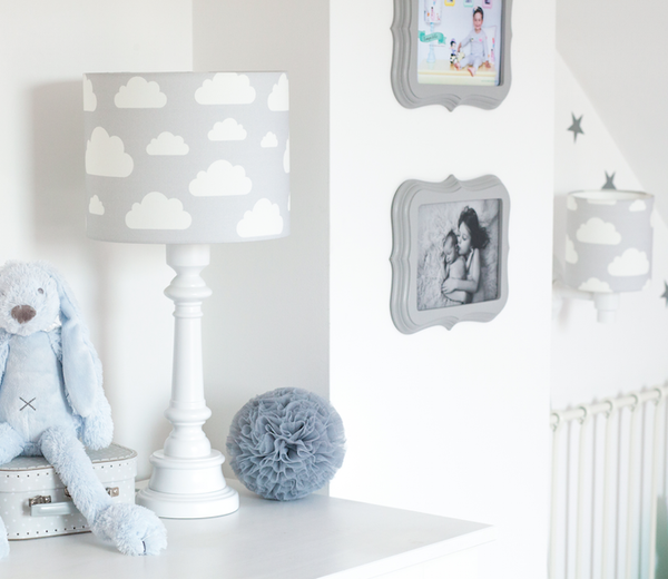Lamps&Company, Bordlampe til barnerommet, grå sky
