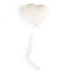 Form Living, veggdekorasjon hvit ballonghjerter