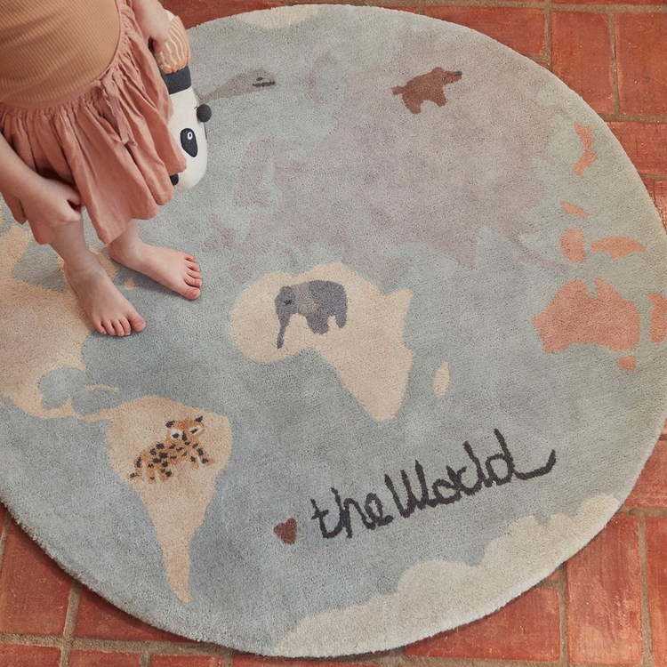 Oyoy, the world barneteppe 120 cm