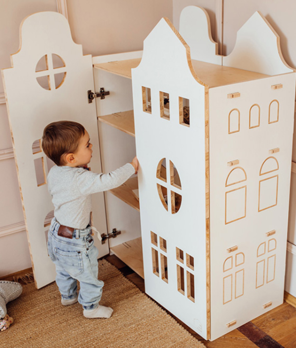 Mini Wardrobe, Mini garderobe hus