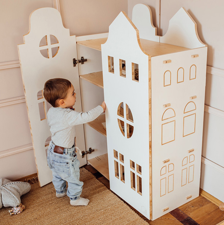 Mini Wardrobe, Mini garderobe hus