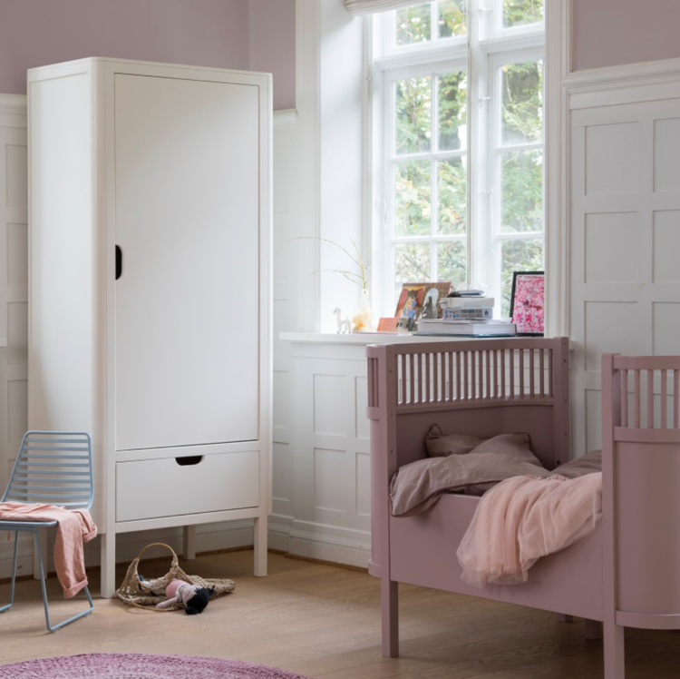 Sebra, hvit enkel garderobe - Bilde 2
