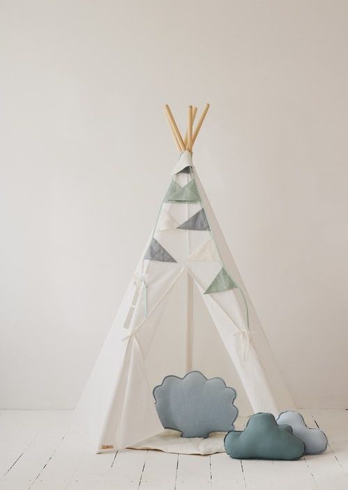 Moi Mili, tipi-telt hvit