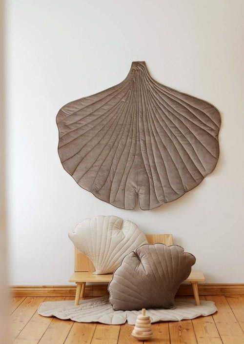 Moi Mili, lekematte i fløyel ginkgo, dark beige