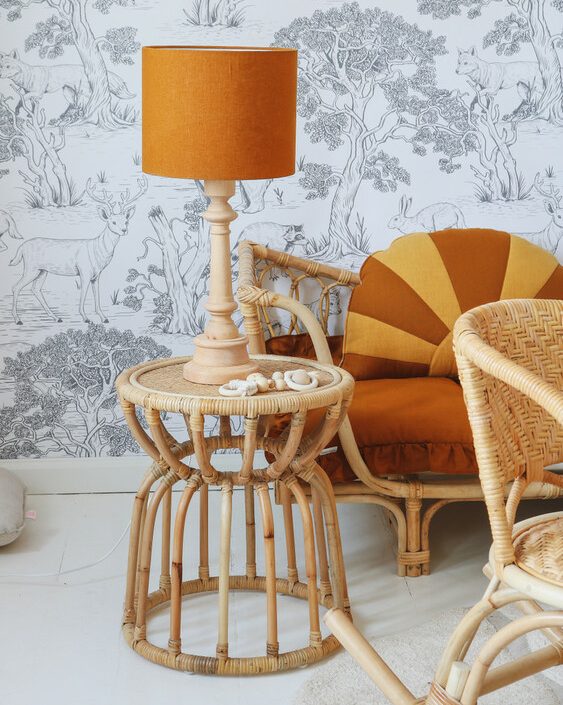 Lamps&Company, Bordlampe til barnerommet, mustard lin