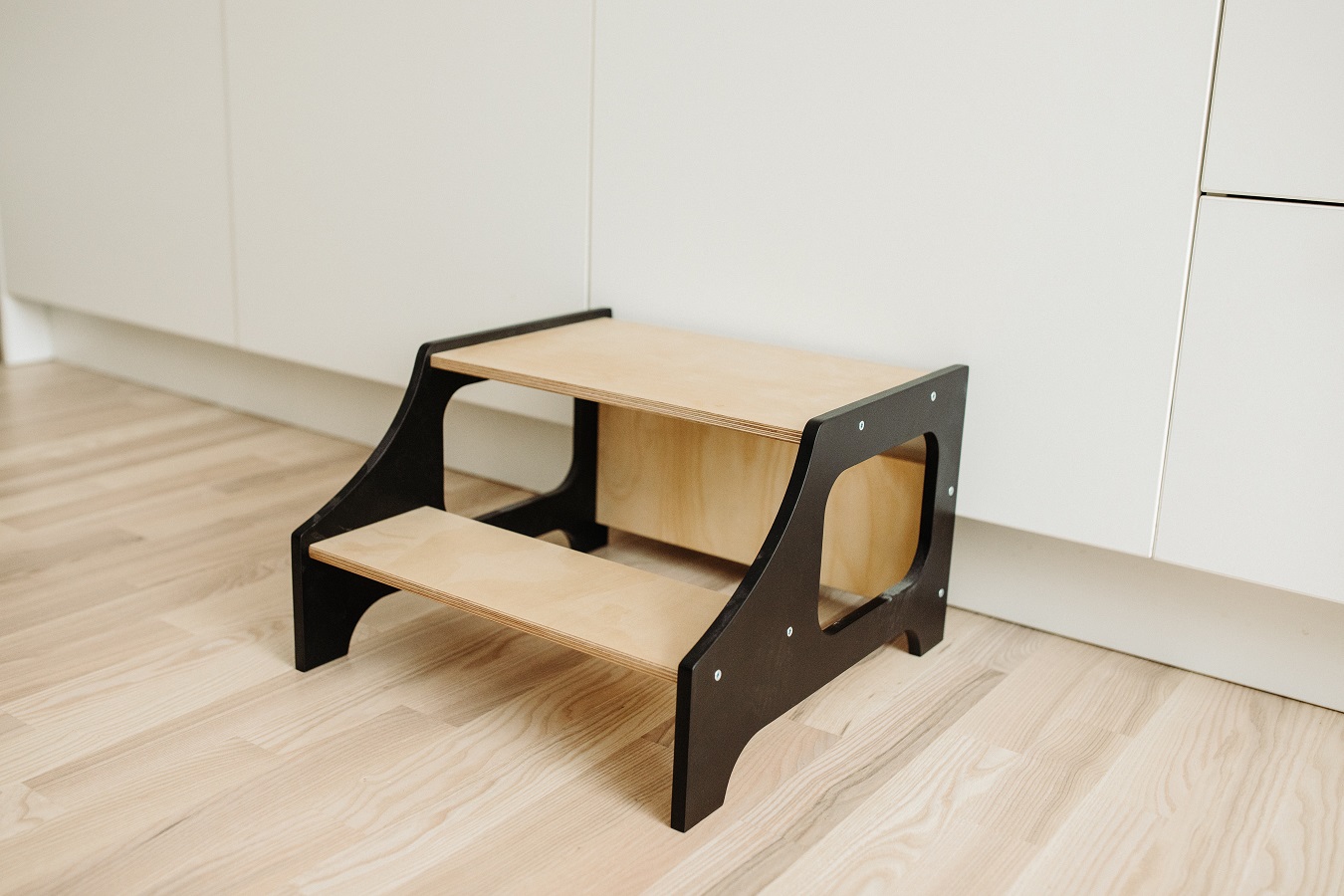 Duck Woodworks, Kjøkkenkrakk svart/natur