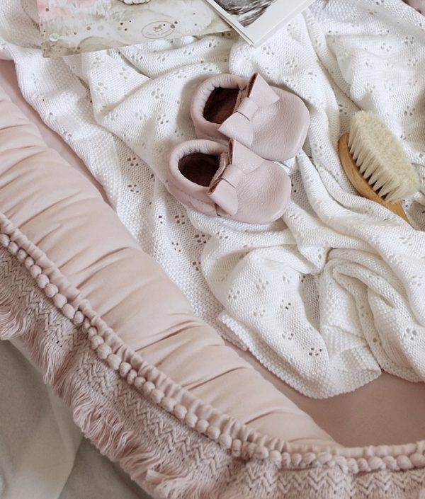 Cotton & Sweets, pudderrosa boho babynest i bomull