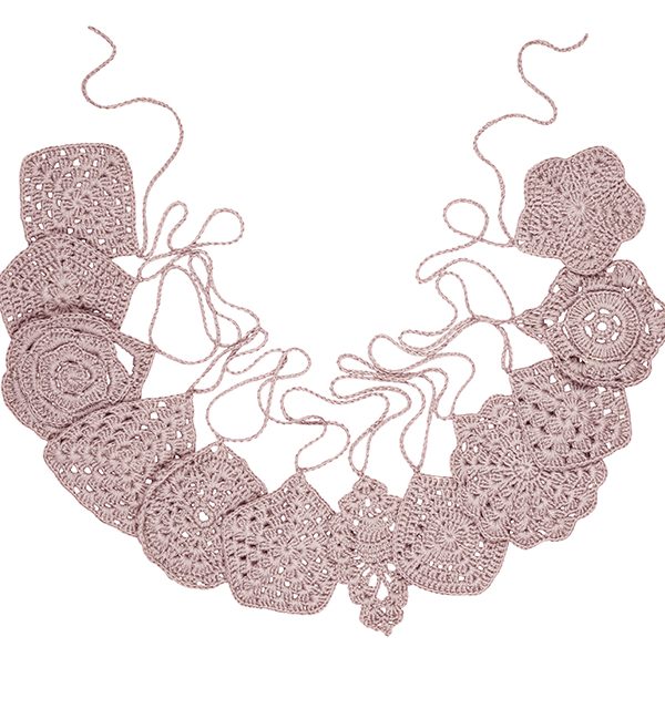Numero 74, heklet vimpel til barnerommet, Dusty pink