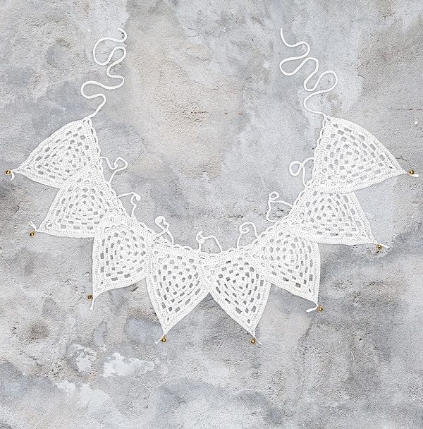 Numero 74, heklet vimpelslinga, White