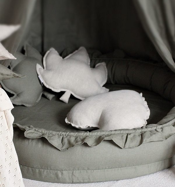 Cotton & Sweets olivenfarget junior nest i 100% lin