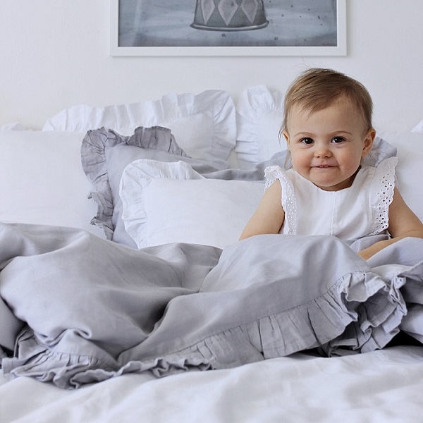 Grått sengesett junior 100x135 med volang, Cotton & Sweets - Bilde 2