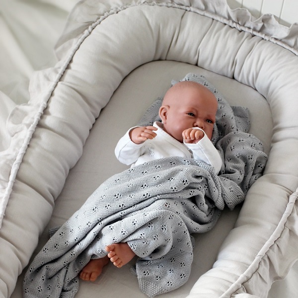 Cotton & Sweets, lysgrå babynest i 100 % lin