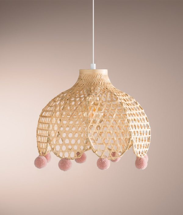 Bambus taklampe med rosa pompom