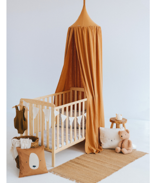 Babylove, Sennepsgul sengehimmel i bomullsmuslin med lysslynge