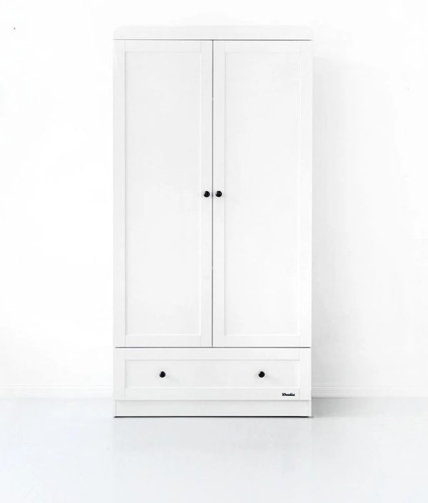 Klassisk garderobe, hvit