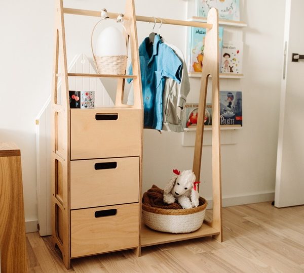 Duck Woodworks, garderobe klestang med skuffer, natur