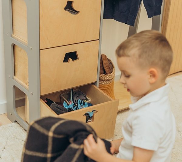 Duck Woodworks, garderobe klestang med skuffer Clothes, grå/natur