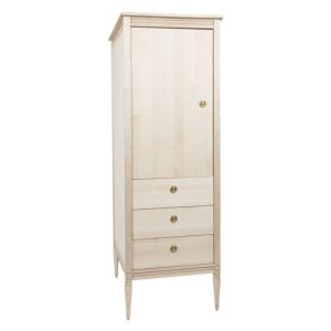 Antikk garderobe til barnerommet, natur