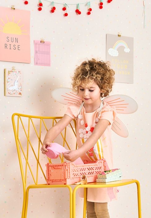 Majvillan, tapet til barnerommet Stardust, lovely pastel pink