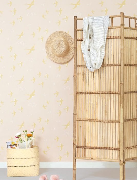 Majvillan, tapet til barnerommet Follow the wind, sunny pink