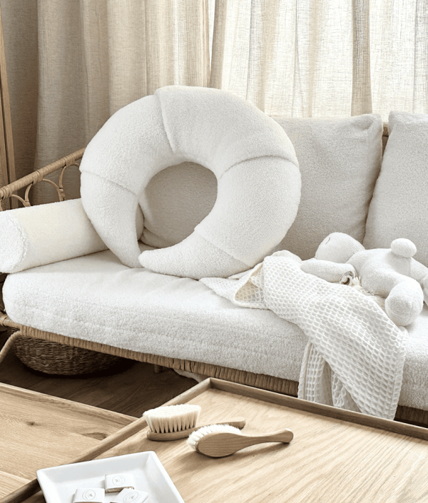 Cotton & Sweets, ammekudde boucle Croissant, hvit
