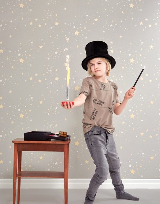 Majvillan, tapet til barnerommet Twinkle, mud grey