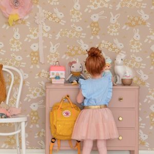 Majvillan, tapet til barnerommet Garden party, dusty blush pink