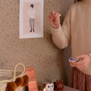 Majvillan, tapet til barnerommet Animal dots, soft brown