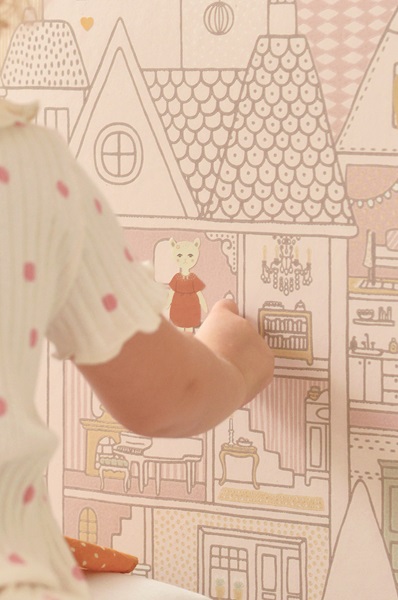 Majvillan, tapet til barnerommet Dollhouse, sunny pink - Bilde 7