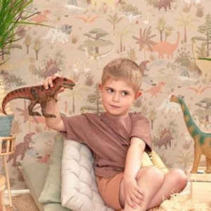 Majvillan, tapet til barnerommet Dinosaur vibes, sandy beige