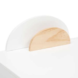 Hvit/tre skrivebord til barnerommet med dekor