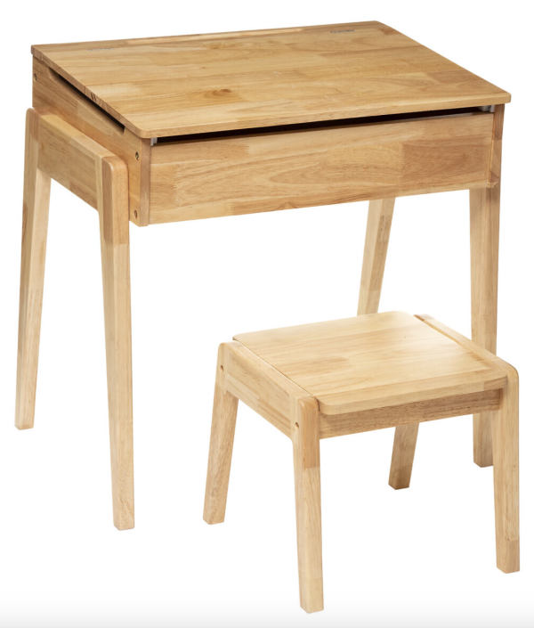 Natur skrivebord med stol til barnerommet