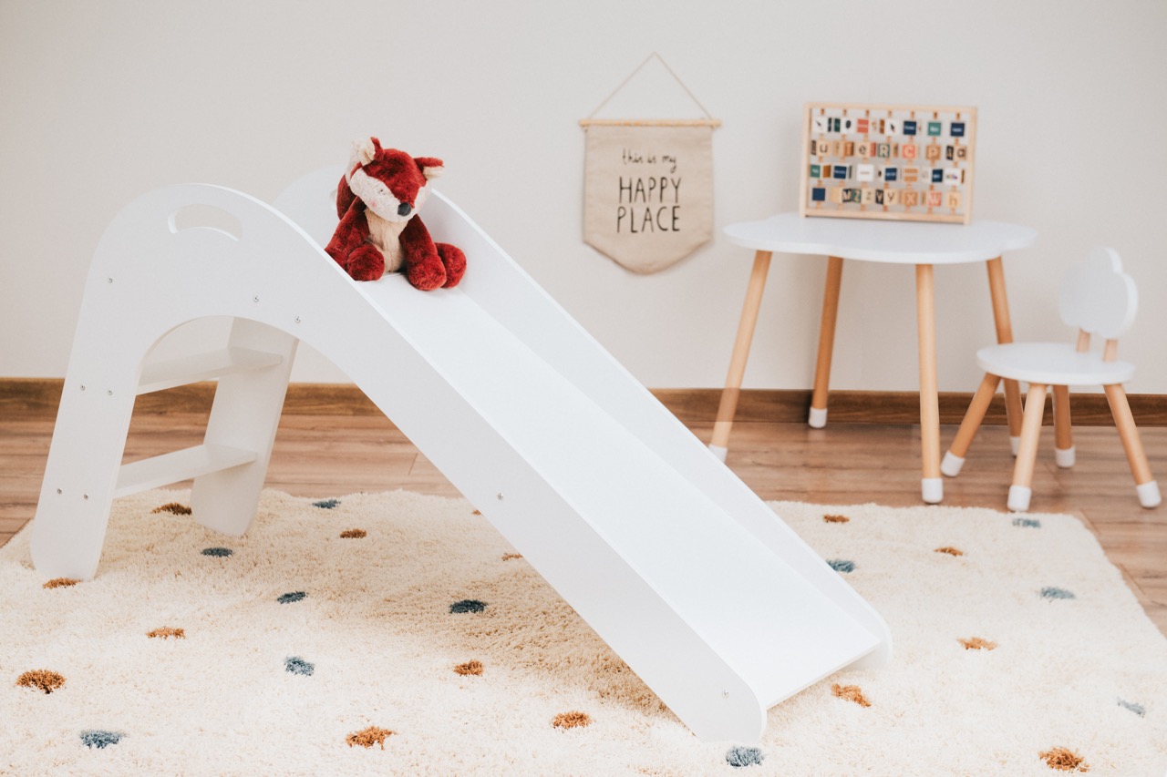 Babylove, Junior hvit/natur sklibakke i tre